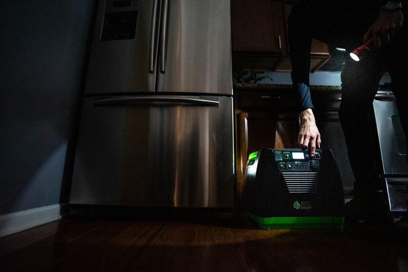 HOW MANY WATTS DOES A REFRIGERATOR USE?